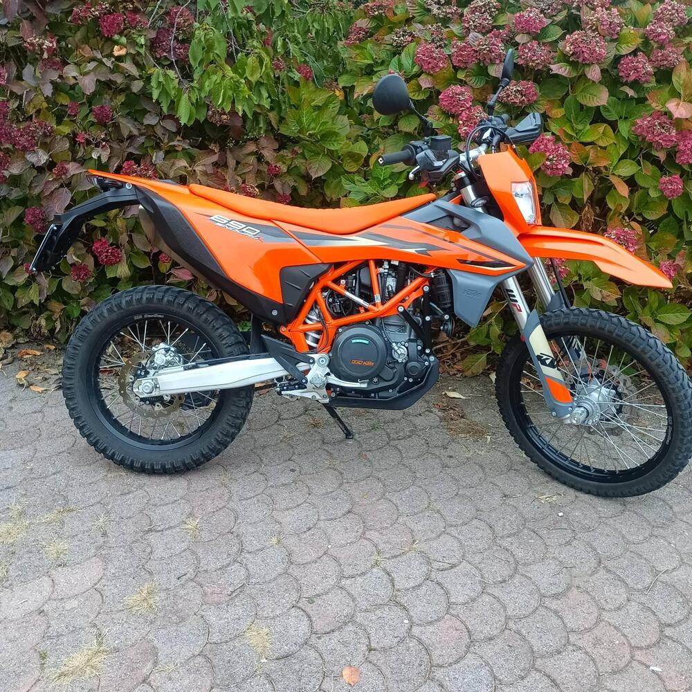 KTM 690 Enduro R (2022 - 25) (3)