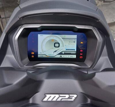 Piaggio MP3 400 Sport ABS Hpe (2023 - 24) usata