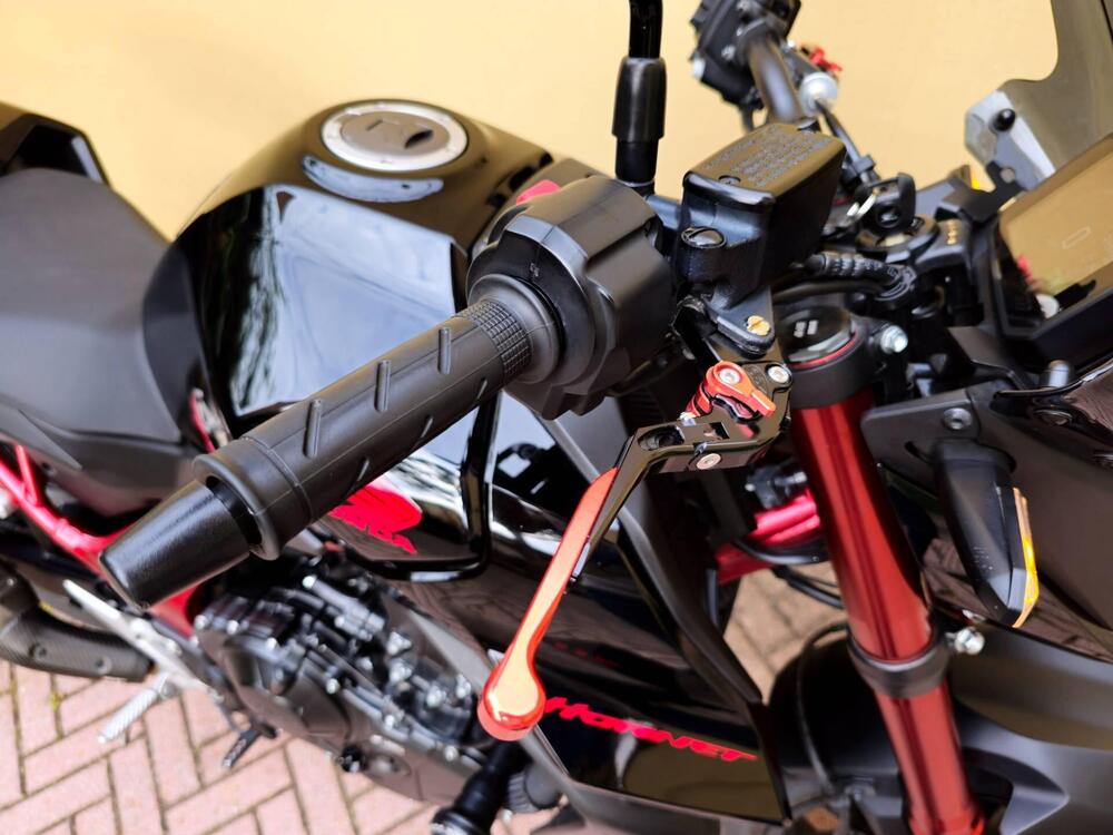 Honda CB 750 Hornet (2023 - 24) (5)