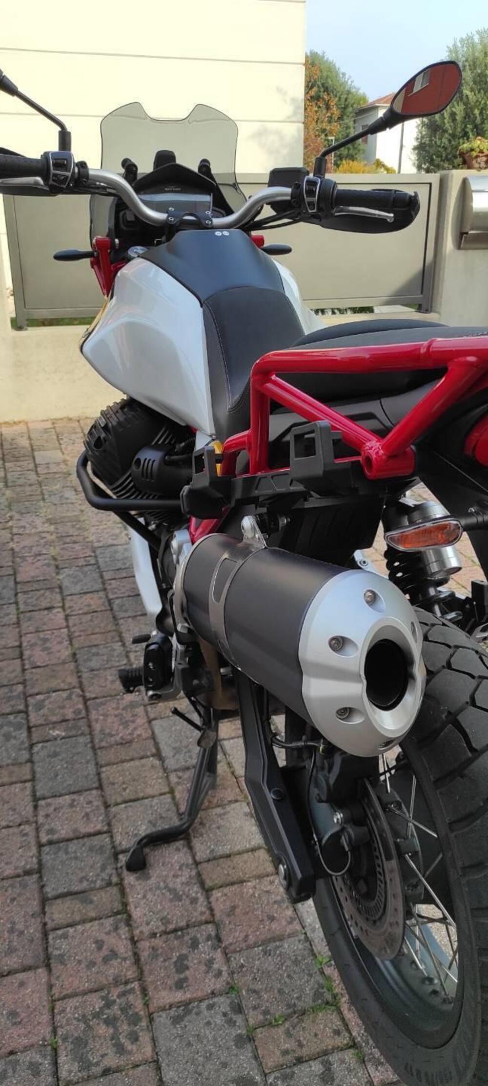 Moto Guzzi V85 TT Evocative Graphics (2019 - 20) (3)