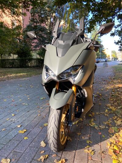 Yamaha T-Max 560 Tech Max (2020) usata