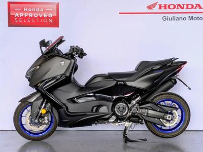 Yamaha T-Max 560 (2025) usata