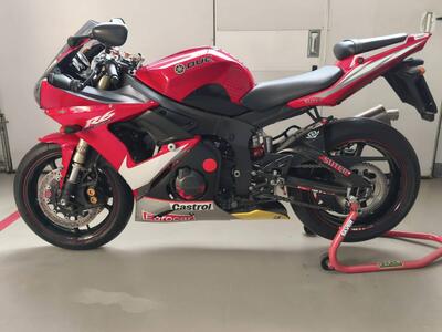 Yamaha YZF R6 (2005 - 06) usata