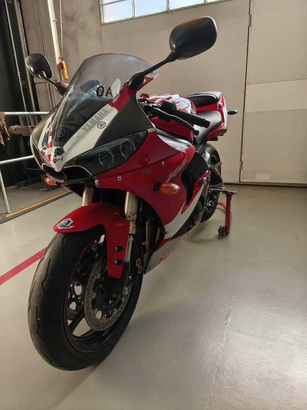 Yamaha YZF R6 (2005 - 06) (3)