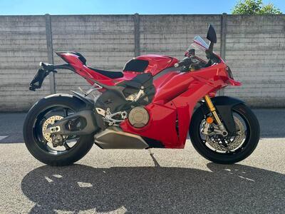Ducati Panigale V4 S (2025) usata