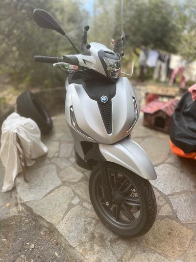 Piaggio Beverly 300 ABS-ASR (2021 - 25) usata
