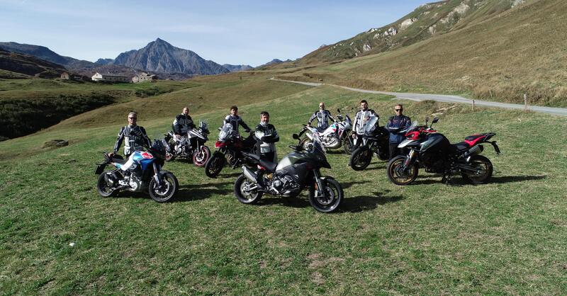 Comparativa Crossover 1000 cc con ruota da 19&quot;: sette moto a confronto sulle Alpi [VIDEO]