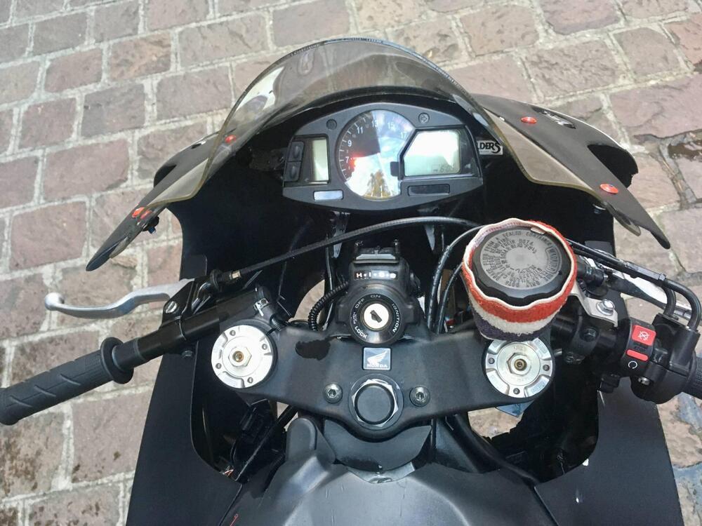 Honda CBR 600 RR (2009 - 12) (8)
