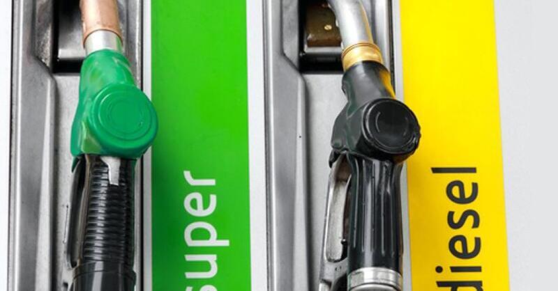 Stangata sul diesel dal 2026: il pieno coster&agrave; pi&ugrave; della benzina