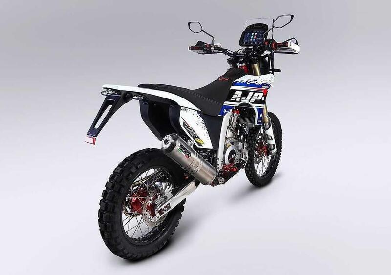 AJP PR7 650 Adventure PR7 650 Adventure (2025) (2)