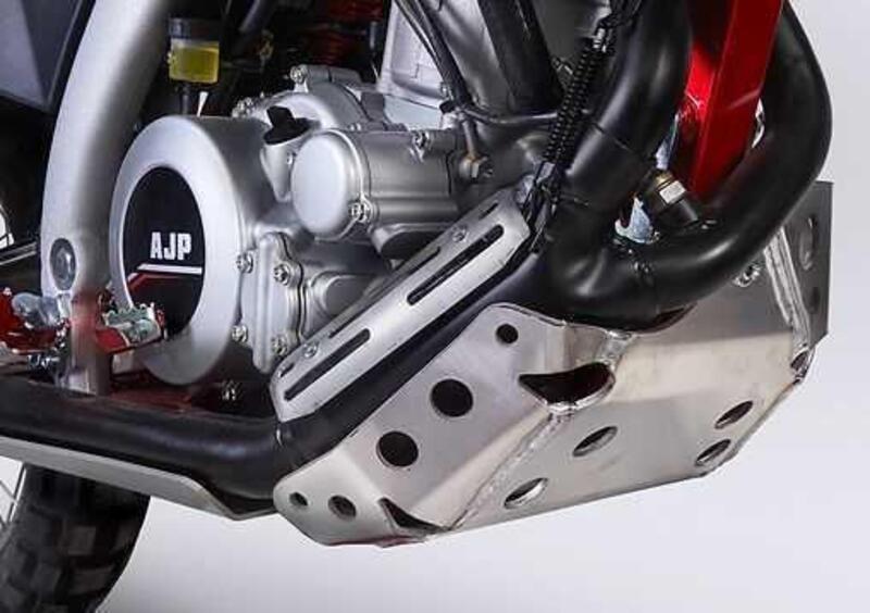 AJP PR7 650 Adventure PR7 650 Adventure (2025) (4)