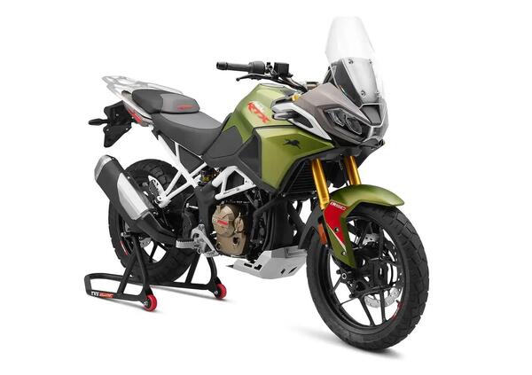 TVS lancia a Eicma la nuova RTX 300: 35 cavalli per viaggiare spendendo poco