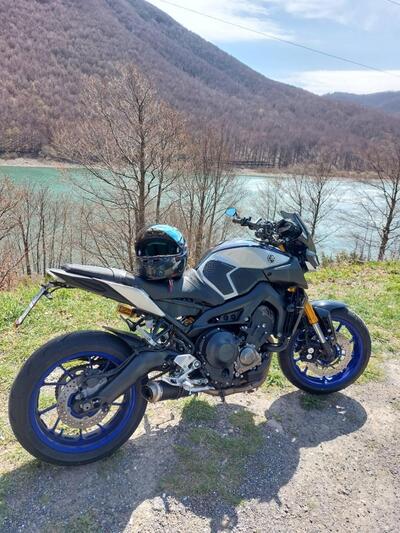 Yamaha MT-09 SP (2018 - 20) usata
