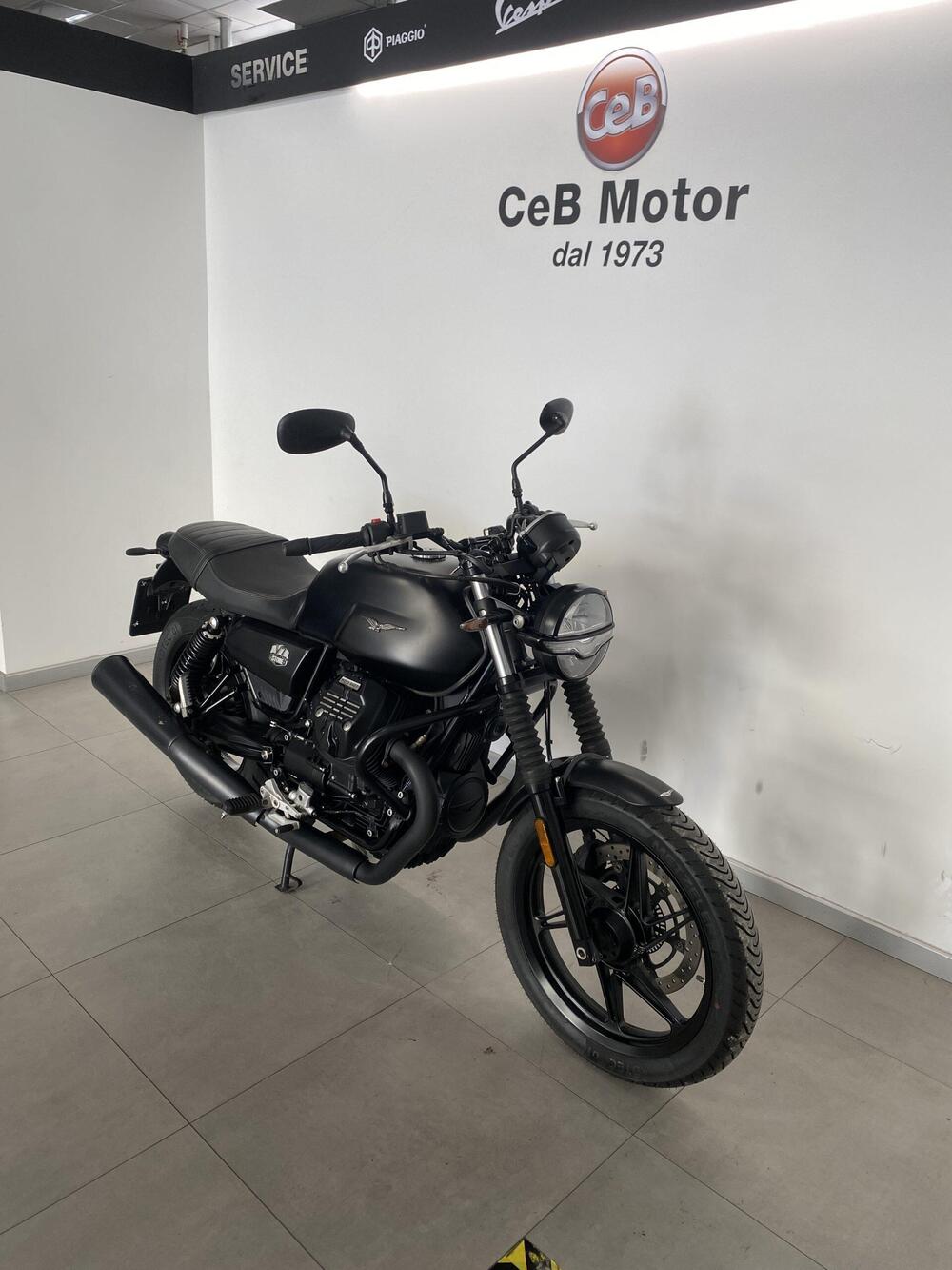 Moto Guzzi V7 Stone (2021 - 24) (7)