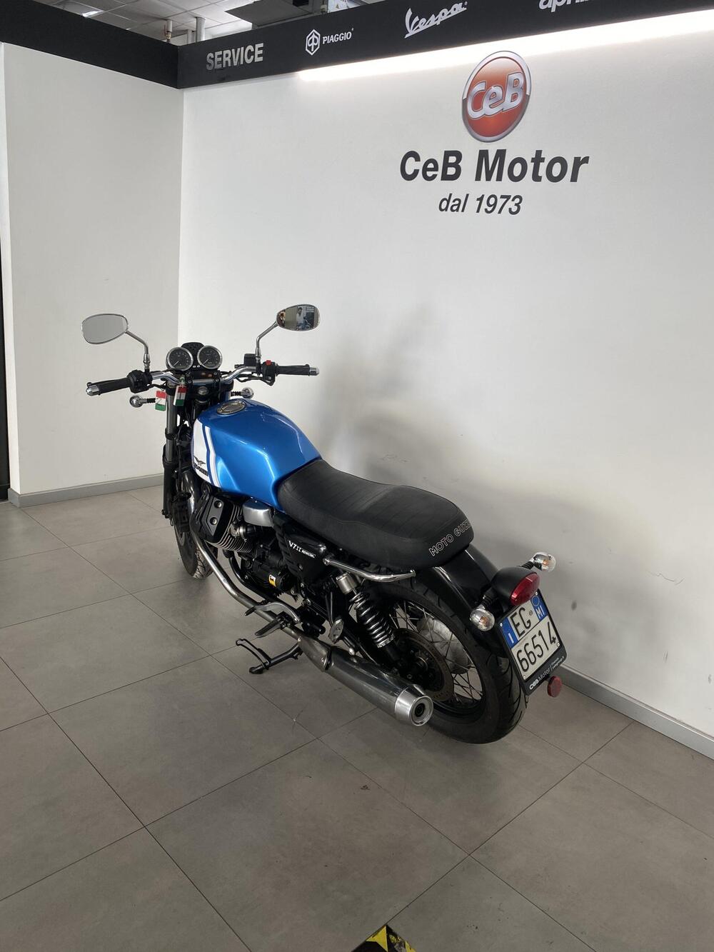 Moto Guzzi V7 II Special (2015 - 17) (3)