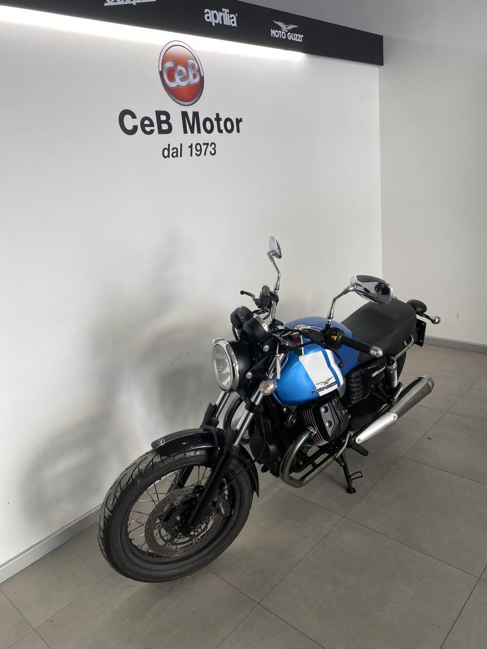 Moto Guzzi V7 II Special (2015 - 17) (4)