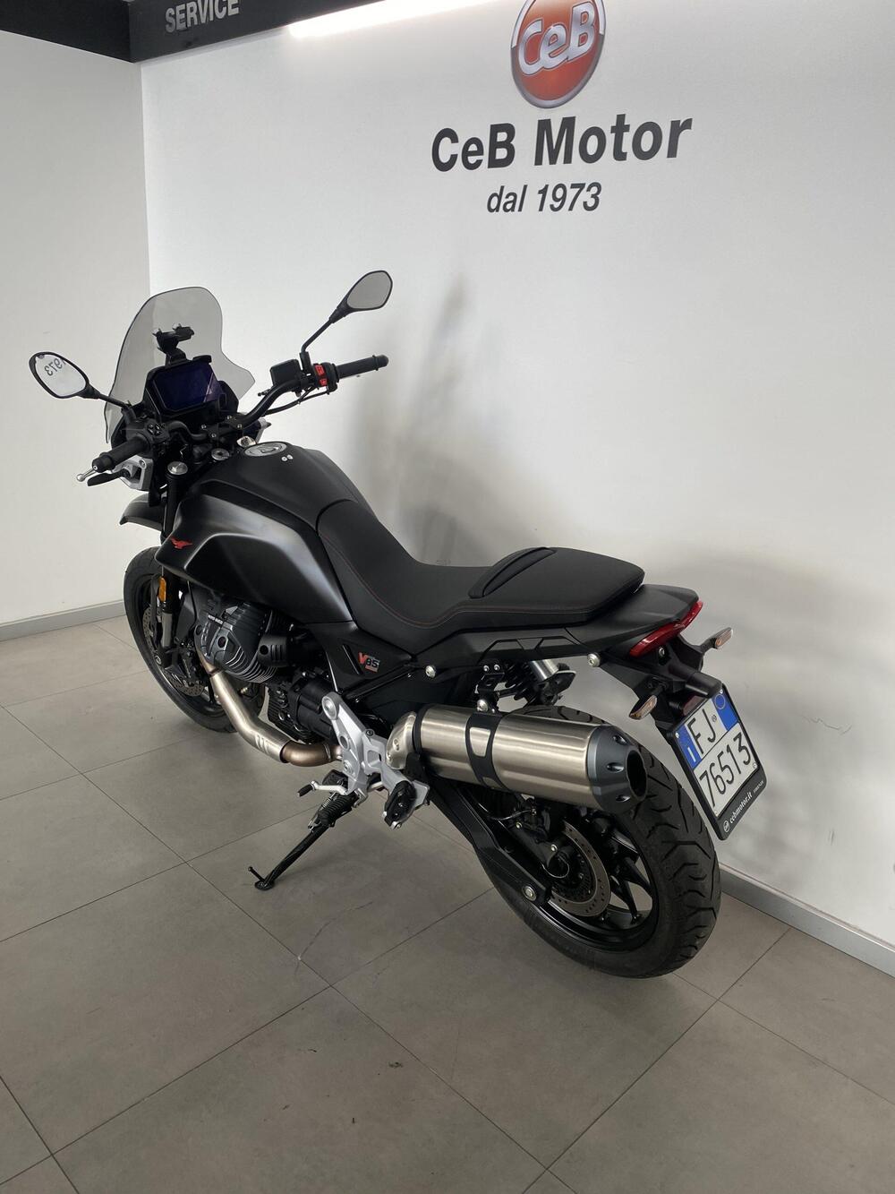 Moto Guzzi V85 Strada (2024 - 26) (3)