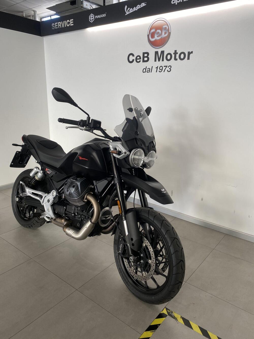 Moto Guzzi V85 Strada (2024 - 26) (6)