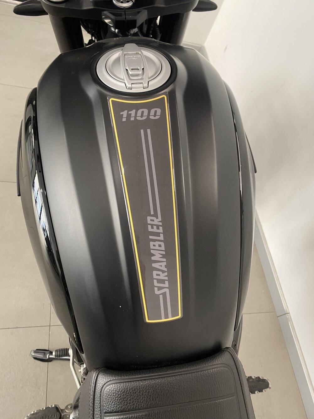 Ducati Scrambler 1100 Dark Pro (2020 - 24) (2)