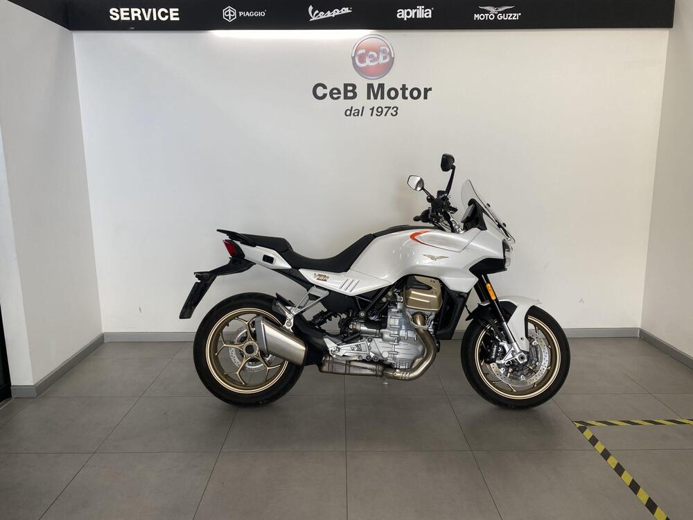 Moto Guzzi V100 Mandello (2022 - 24)