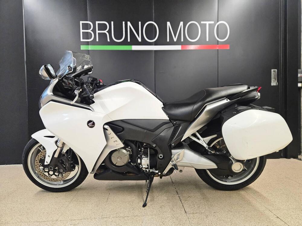 Honda VFR 1200 F ABS (2009 - 16) (2)