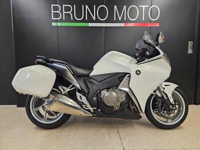 Honda VFR 1200 F ABS (2009 - 16) usata