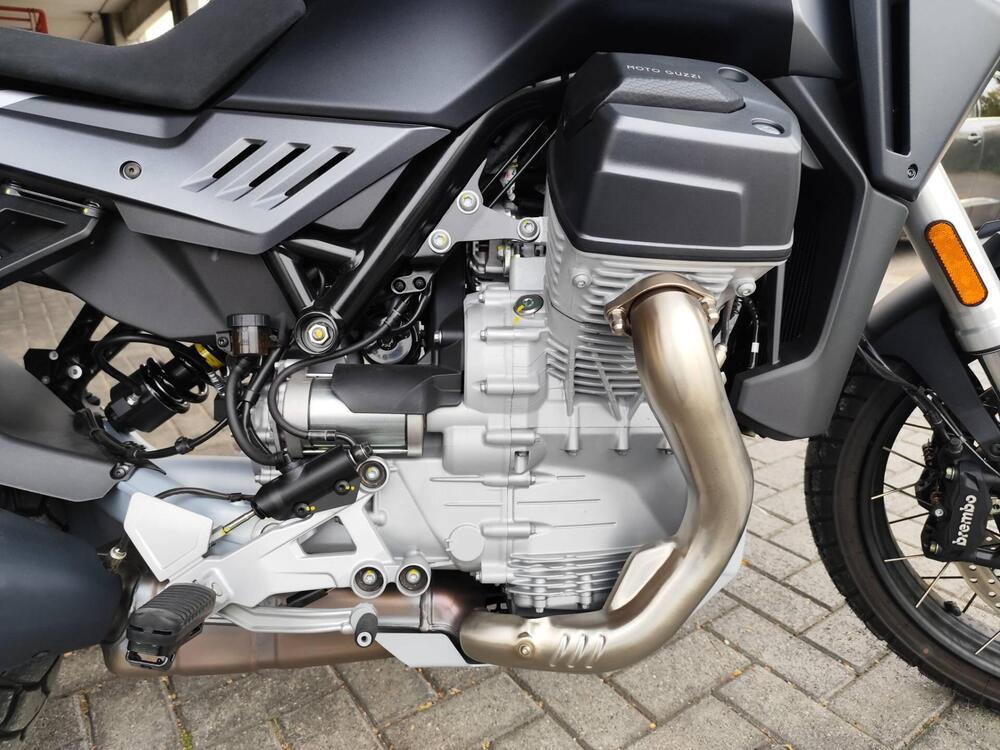 Moto Guzzi Stelvio (2024 - 26) (3)
