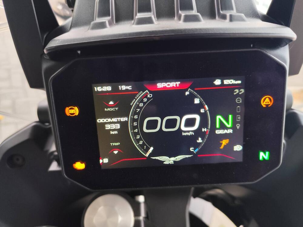 Moto Guzzi Stelvio (2024 - 26) (6)