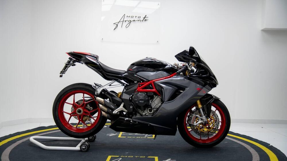 MV Agusta F3 675 (2011 - 15) (7)