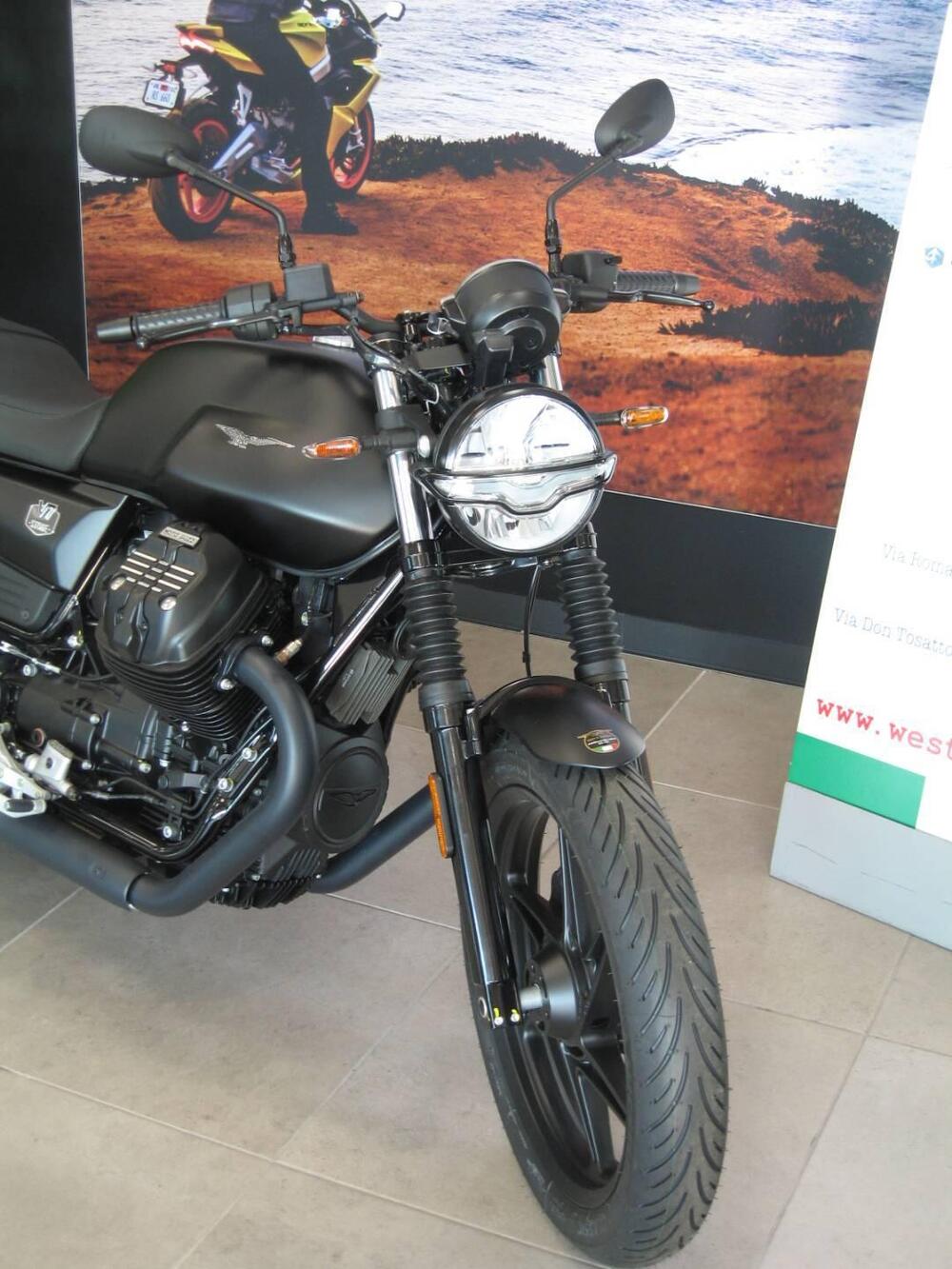 Moto Guzzi V7 Stone (2025 - 26) (3)