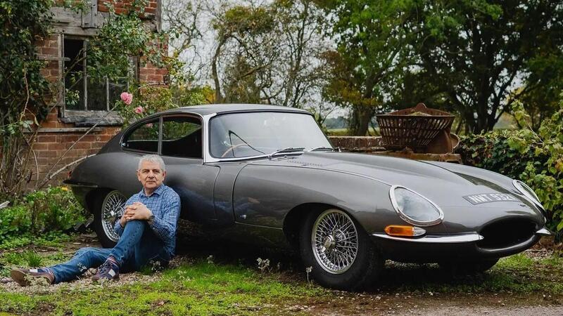 La Jaguar E-Type di Mr Bean &egrave; in vendita. Ma &egrave; una questione seria