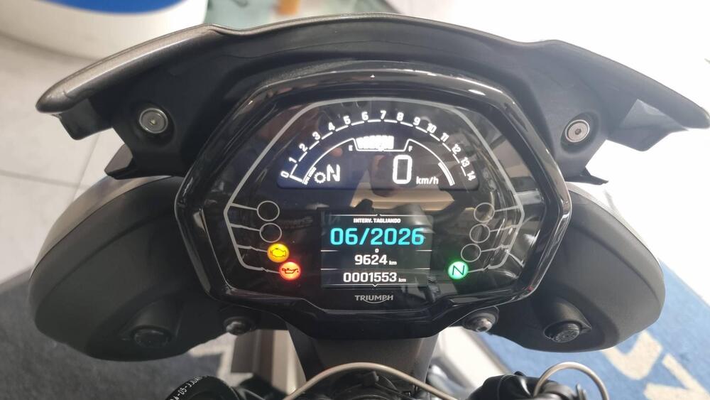 Triumph Street Triple 765 R (2023 - 26) (2)