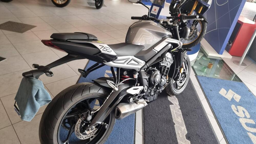 Triumph Street Triple 765 R (2023 - 26) (3)