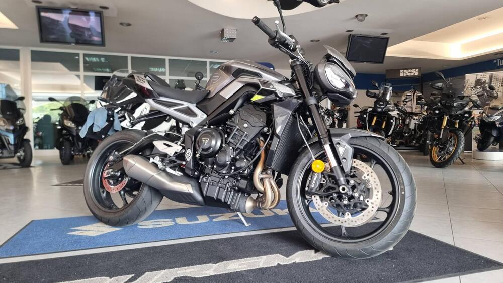 Triumph Street Triple 765 R (2023 - 26)