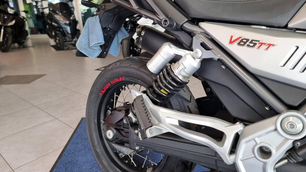 Moto Guzzi V85 TT (2019 - 20) (8)