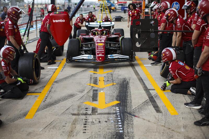 F1. Ferrari, il riscatto &egrave; servito: Leclerc torna sul podio e Vasseur incassa la fiducia di Elkann e Vigna