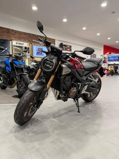 Honda CB 650 R E-Clutch (2024 - 25) nuova