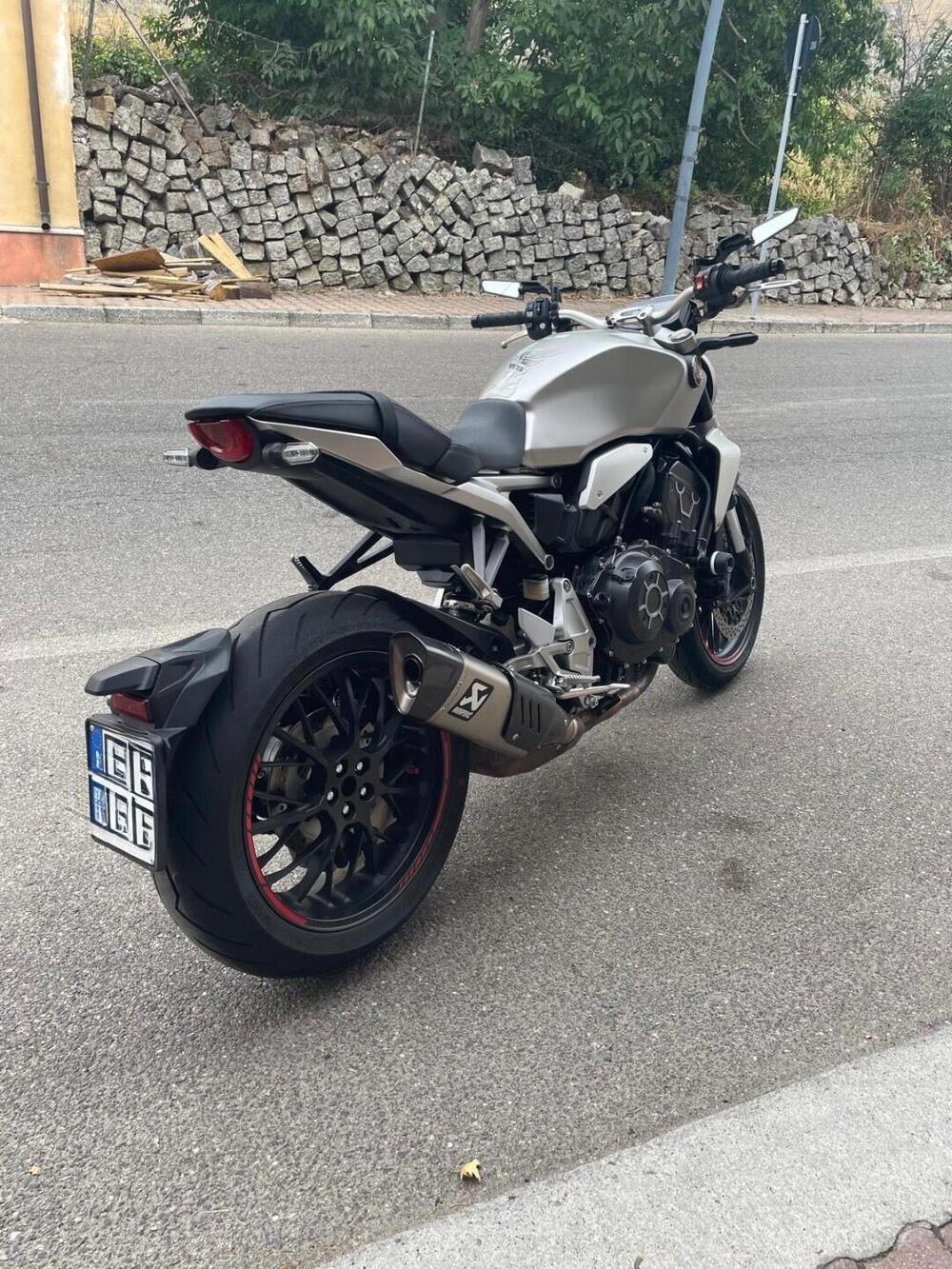 Honda CB 1000 R (2021 - 25) (2)