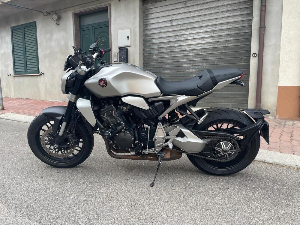 Honda CB 1000 R (2021 - 25) (3)