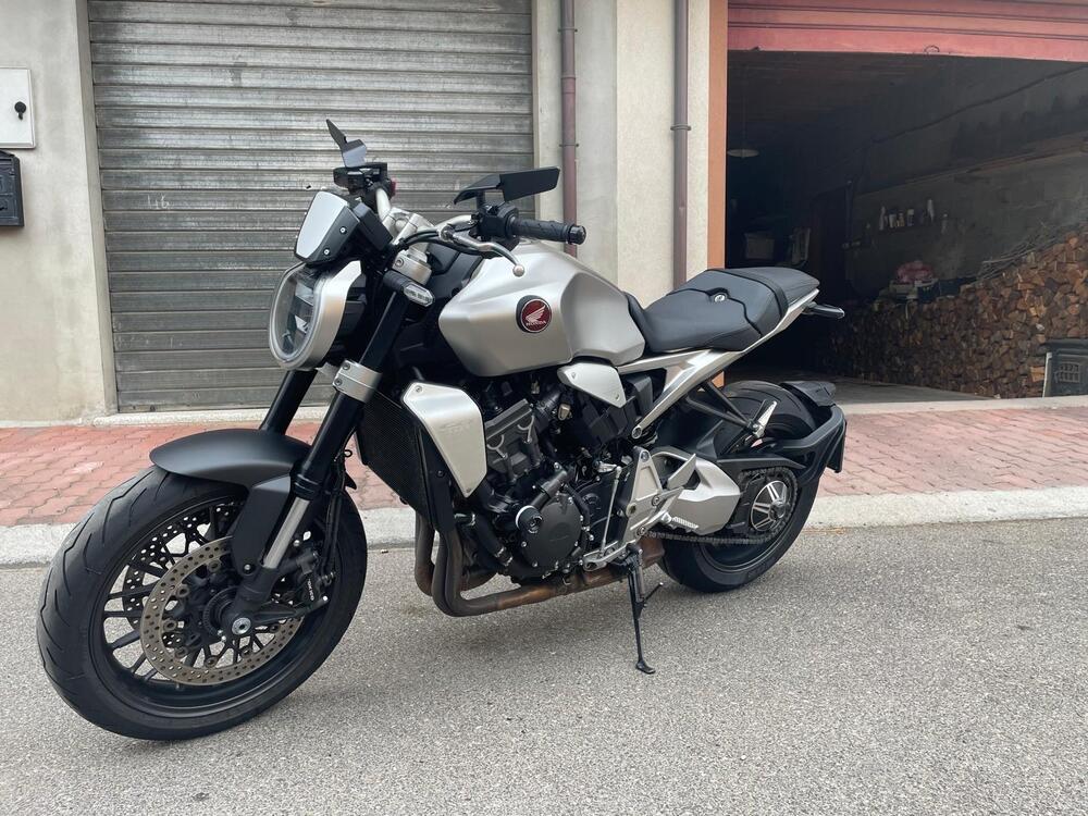 Honda CB 1000 R (2021 - 25) (4)