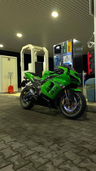 Kawasaki Ninja 636 ZX-6R (2005 - 06) usata