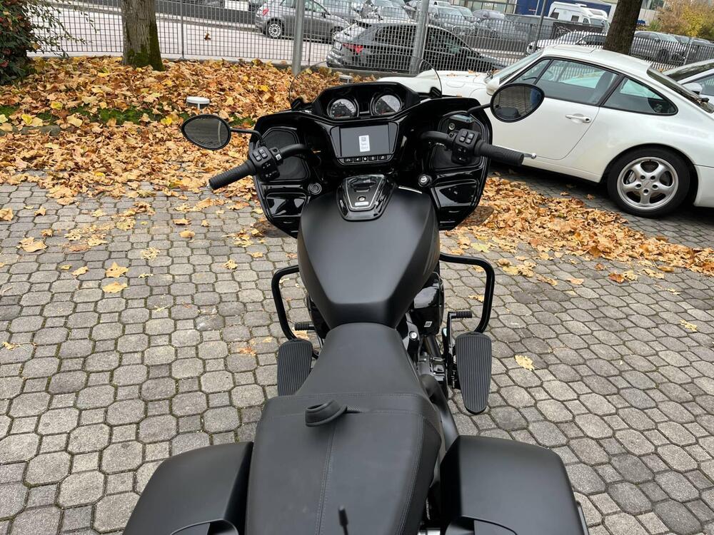 Indian Challenger 1768 Dark Horse (2021 - 25) (10)