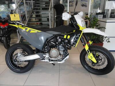Husqvarna 701 Supermoto (2023 - 25) usata