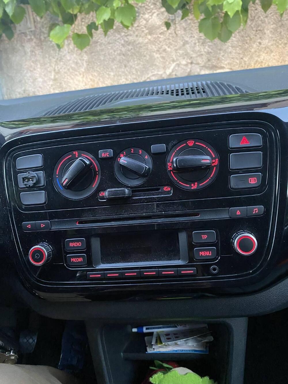 Volkswagen up! usata a Roma (10)