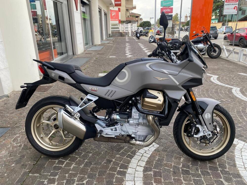 Moto Guzzi V100 Mandello (2025 - 26)