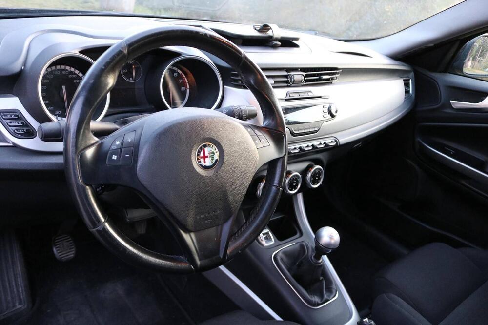 Alfa Romeo Giulietta usata a Firenze (9)