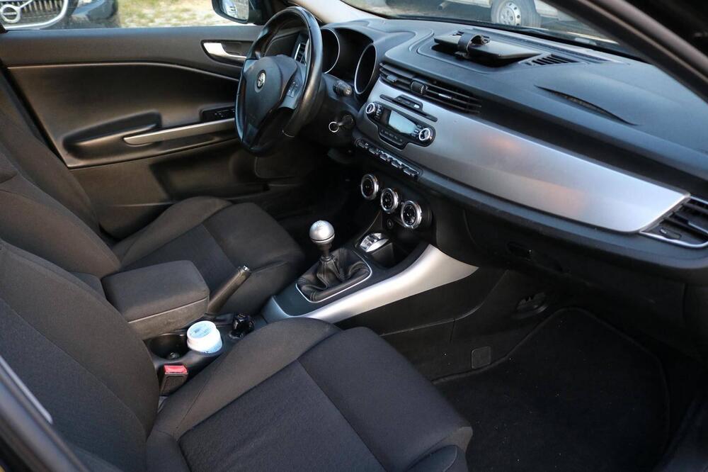 Alfa Romeo Giulietta usata a Firenze (12)