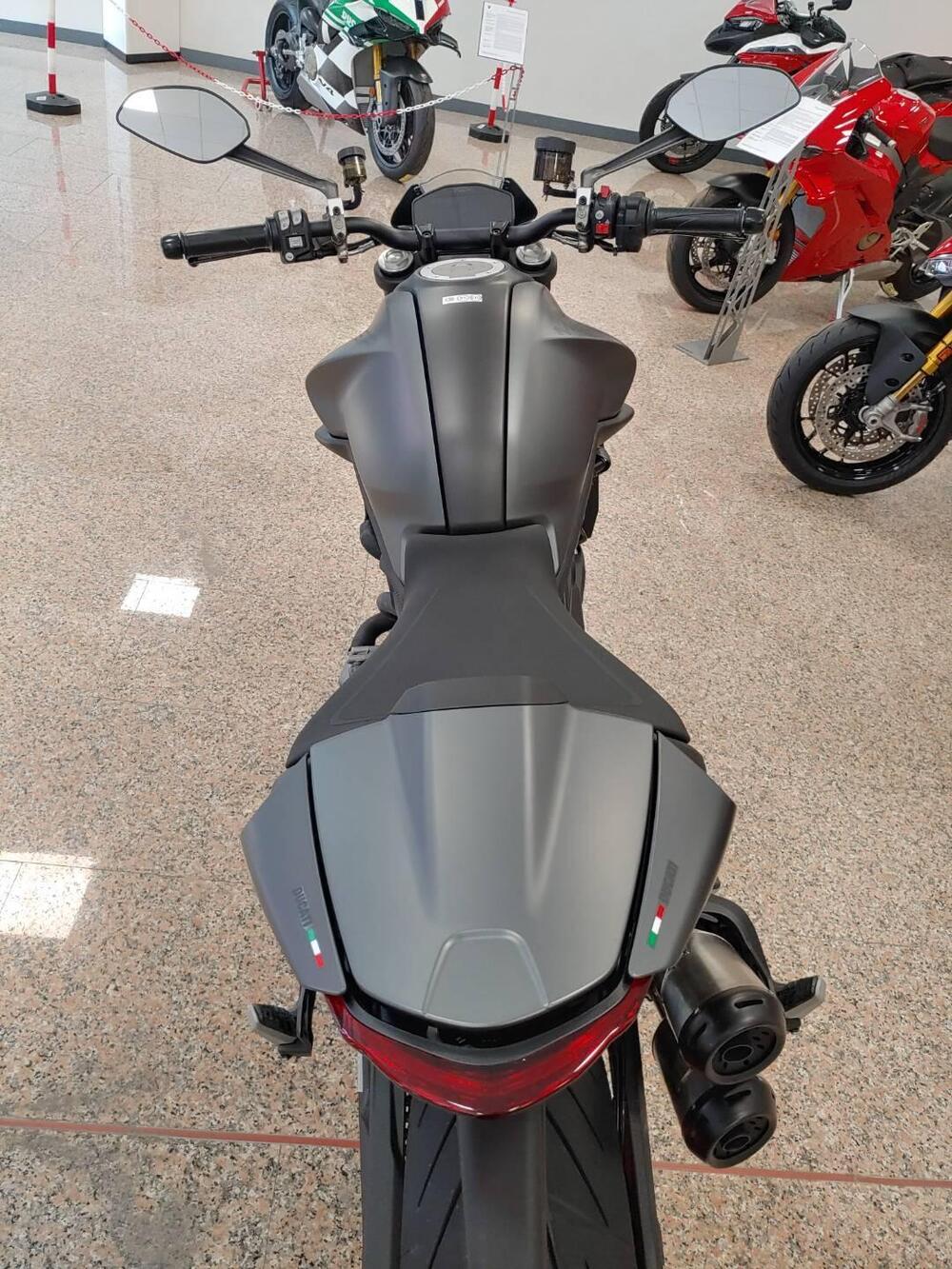 Ducati Monster 937 + (2021 - 25) (4)