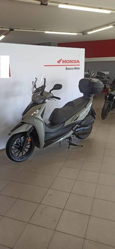 Kymco Agility 300 + (2020) usata