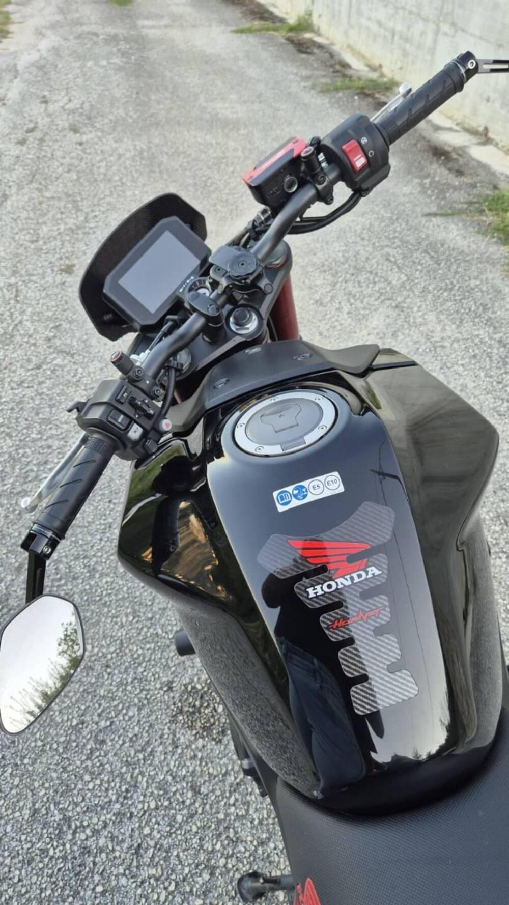 Honda CB 750 Hornet (2023 - 24) (5)